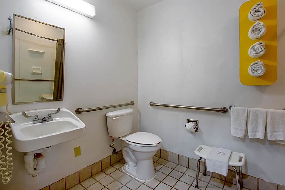 Motel 6-El Paso, TX - Southeast