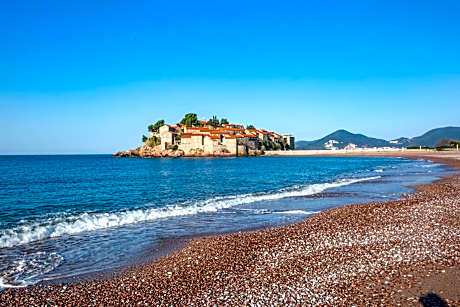 Montesan Luxury Apartment Beach Front