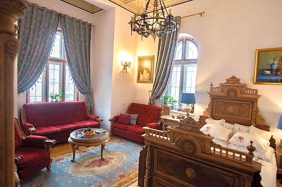 Royal Residence 1901