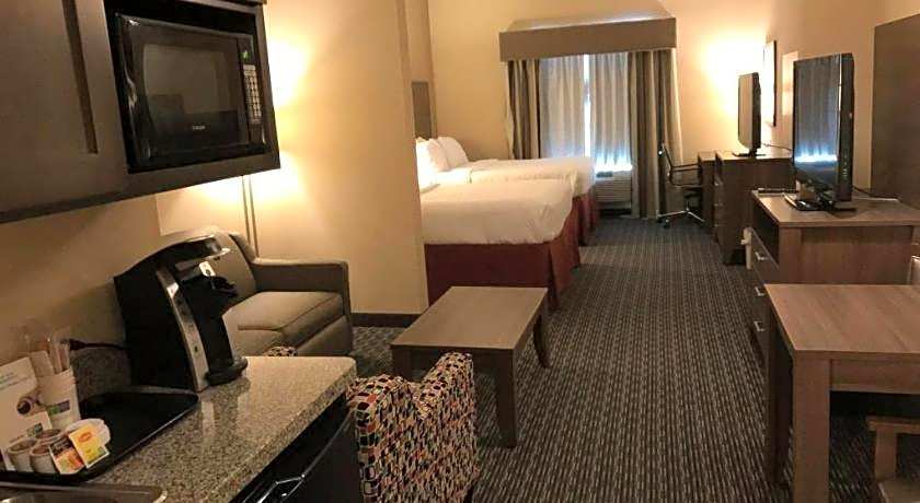 Holiday Inn Express & Suites Fredericksburg By IHG