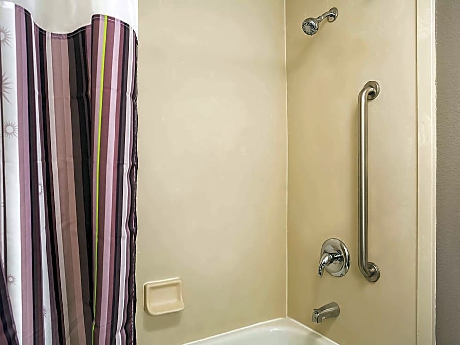 La Quinta Inn & Suites by Wyndham Baton Rouge Siegen Lane