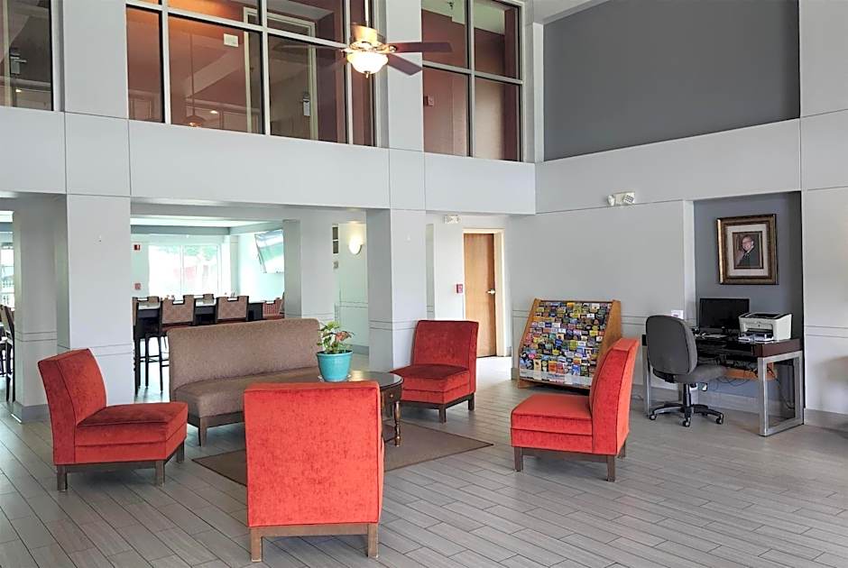 Ramada by Wyndham Luling