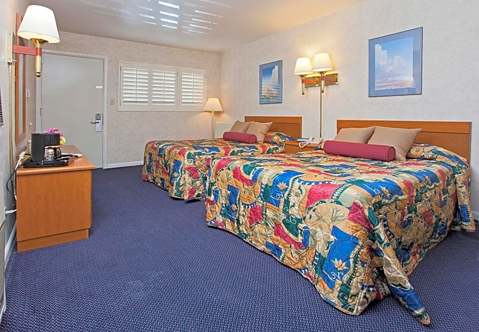 Town House Motel