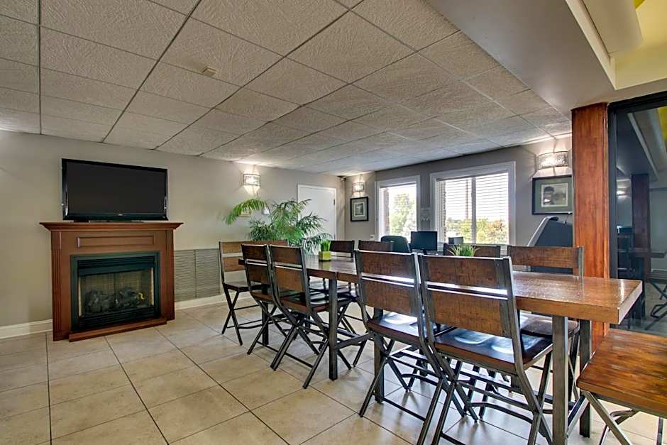 Greenfield Inn & Suites Elizabethtown, KY I65 Exit 94