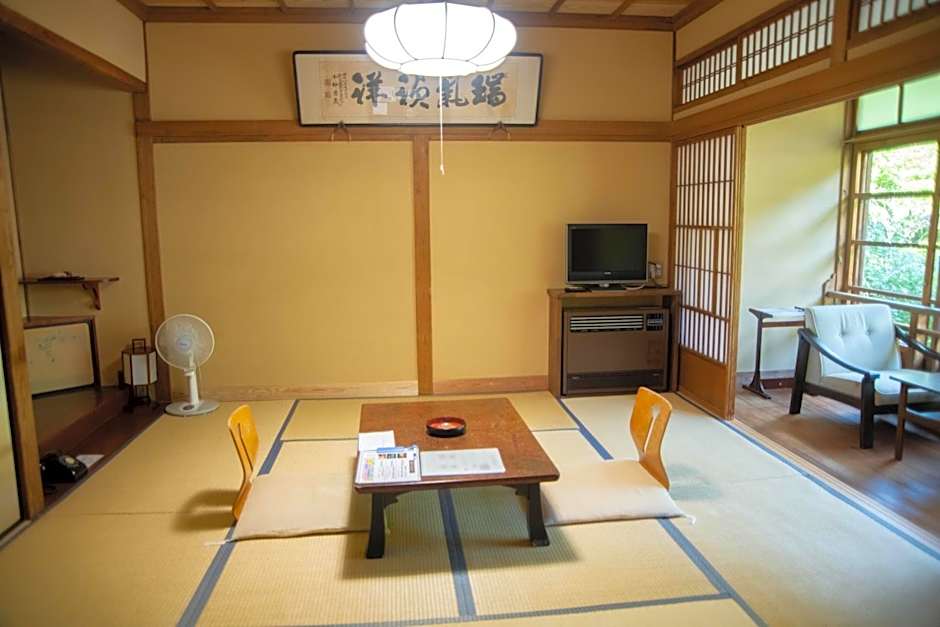 Houshi Onsen Chojukan