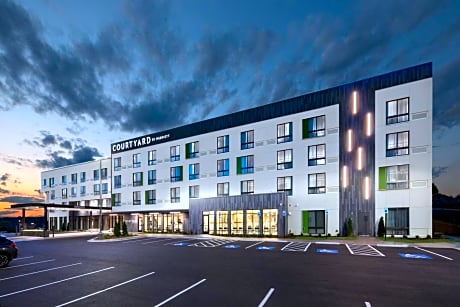 Courtyard by Marriott Russellville