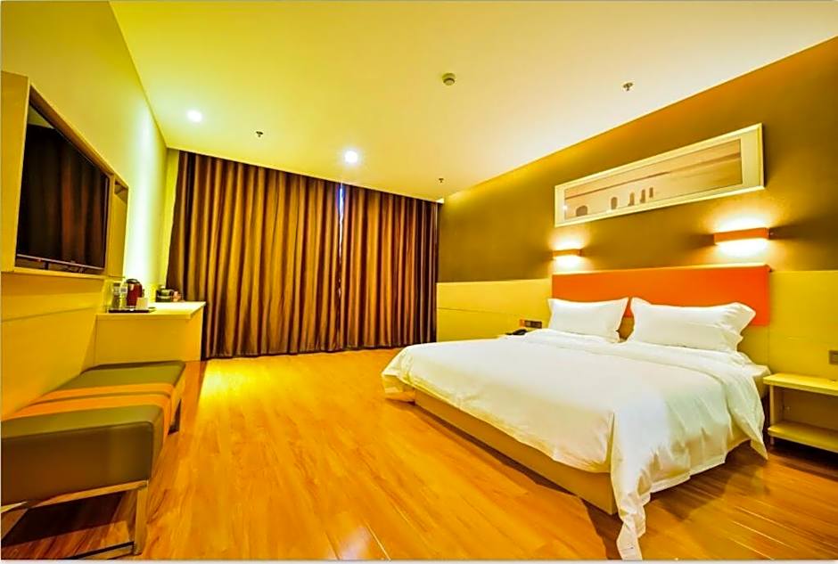 Photo 1 of 4 of Premium 1 Queen Bed