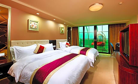 Suite with Sauna