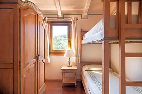 TRILOCALE ECONOMY GARDEN VIEW WITH AIR CONDITIONING 6 PAX