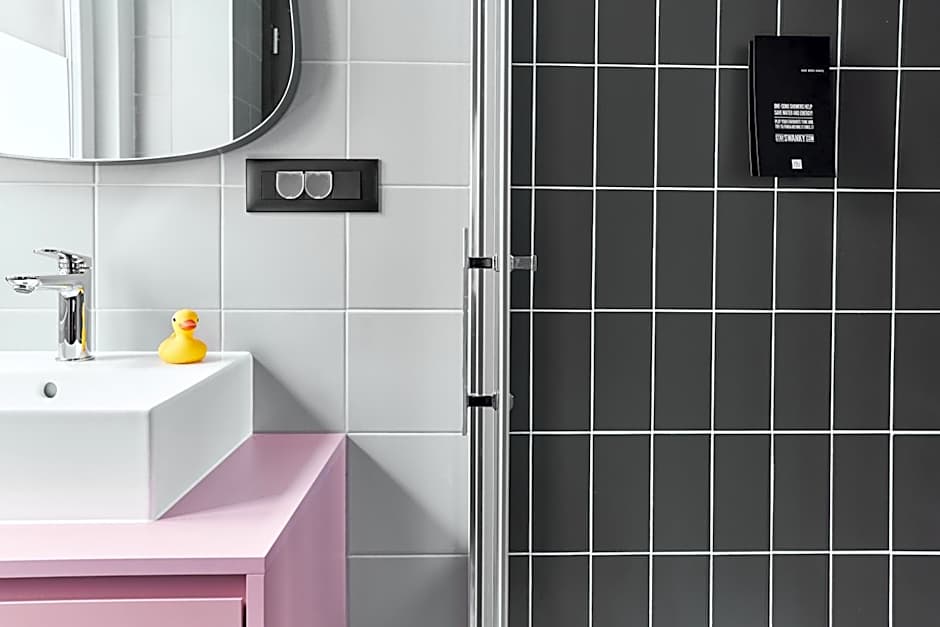 Stay Swanky Bed & Breakfast