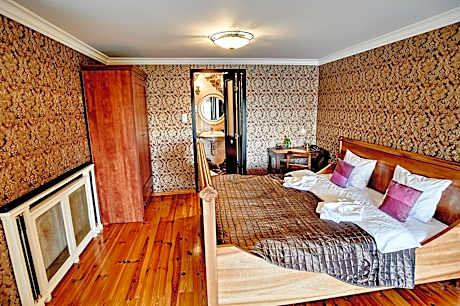 Deluxe Double Room (Spanish Style)