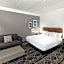 La Quinta Inn & Suites by Wyndham Houston Bush Iah South