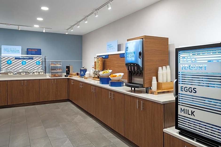 Holiday Inn Express Hotel & Suites Midwest City By IHG