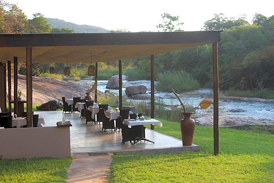 Lions Rock Rapids - Lodge