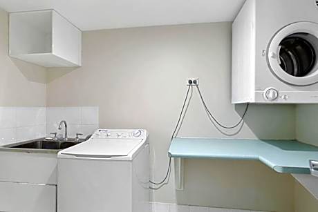 One Queen Apartment