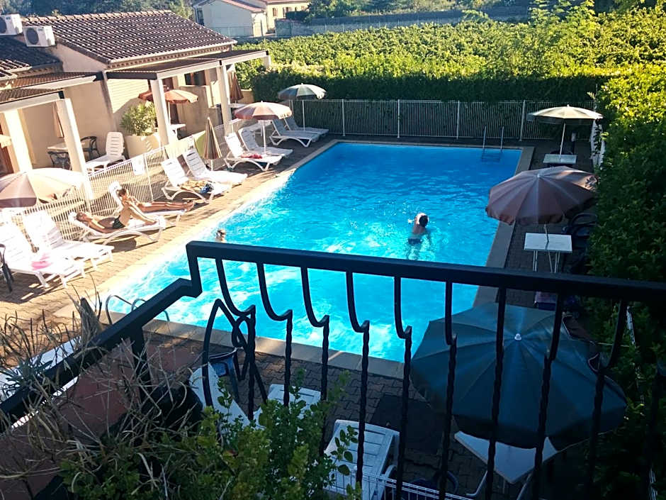 Hôtel Restaurant Douce France