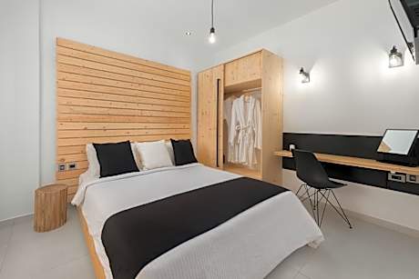 Deluxe Suite with Hot Tub