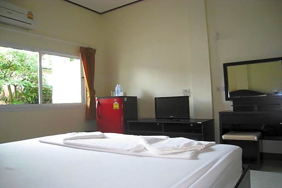 OYO 918 Kachapol Hotel