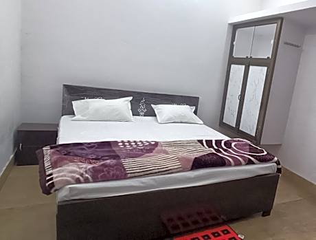 Shri Aditya Home Stay 