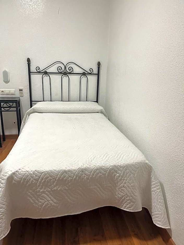 Photo 1 of 1 of Single Room