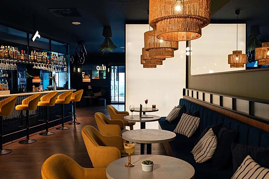 Chic & Basic Gravity