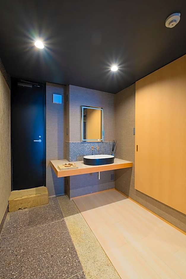 AET & o3 HOTEL