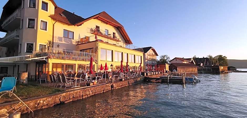 Gasthof mit Seeterasse & Appartements Zur Landeroith