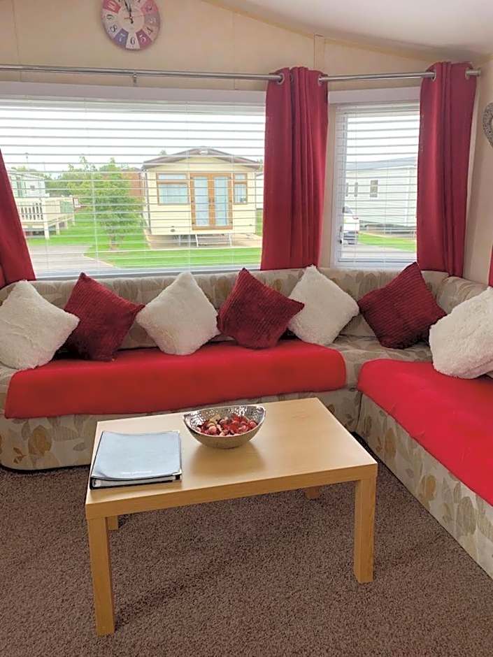 Calypso Hot Tub Breaks Tattershall Lakes Pet Friendly