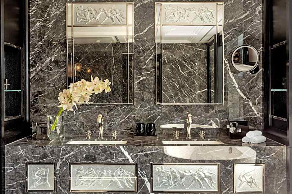 Prince de Galles, a Luxury Collection hotel, Paris