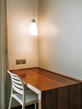 Studio avec terrasse côté cour