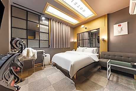 Standard Room - Non-Smoking