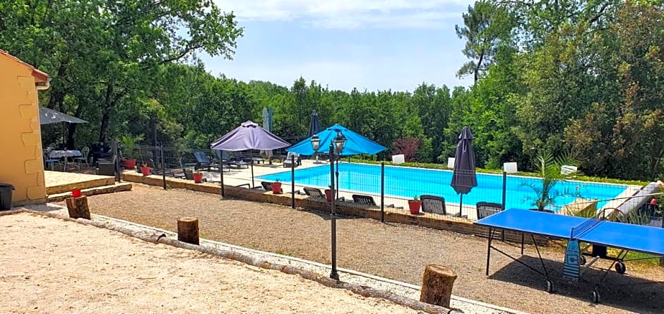 Gîte le nieudegat chambre et table d'hôte piscine climatisation proche de Sarlat au coeur de la nature