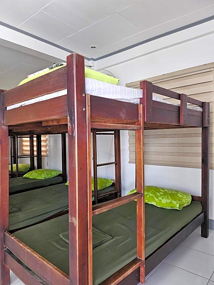 L & M Hearthstones Lodge