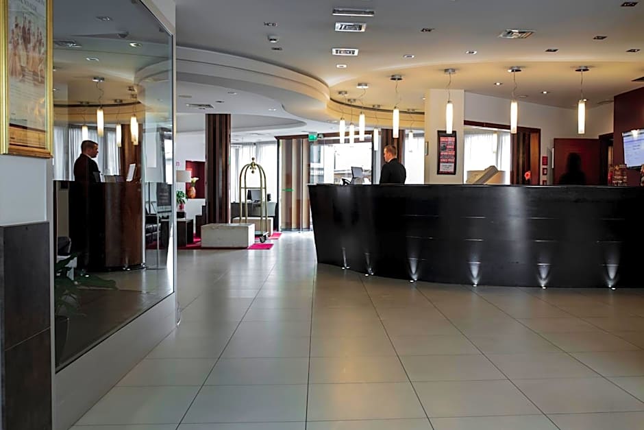 Smart Hotel Holiday
