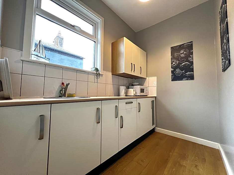 Central Cove Guesthouse