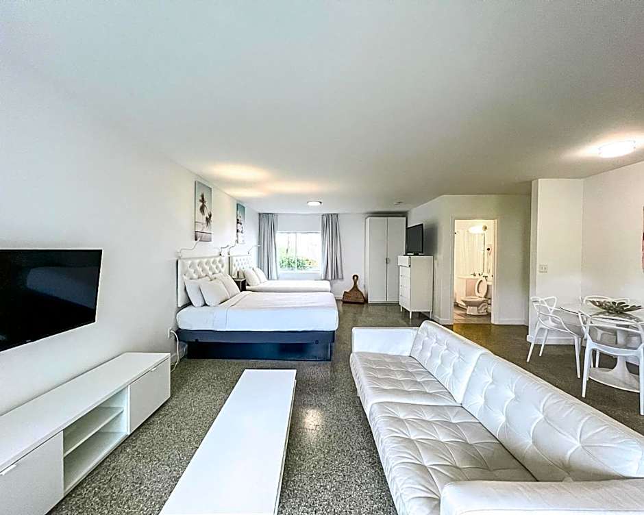 Photo 1 of 5 of Family 1 King Bed and 2 Queen Beds Suite
