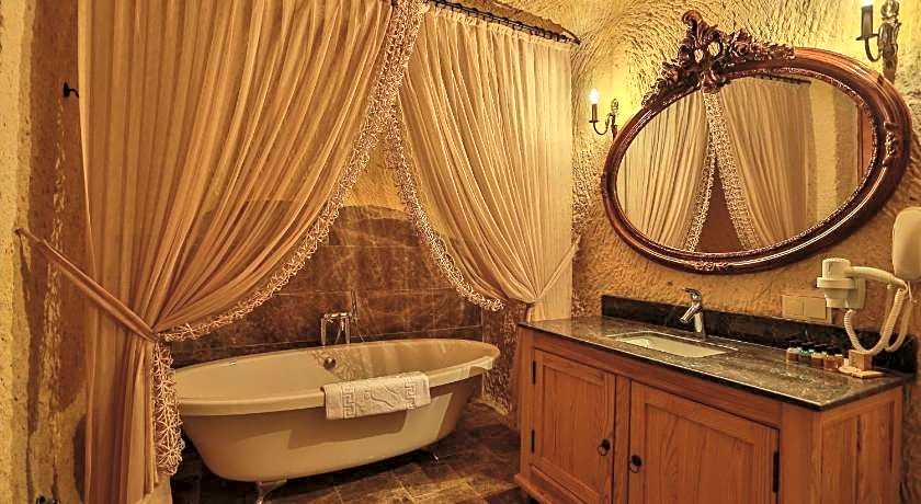 Acropolis Cave Suites