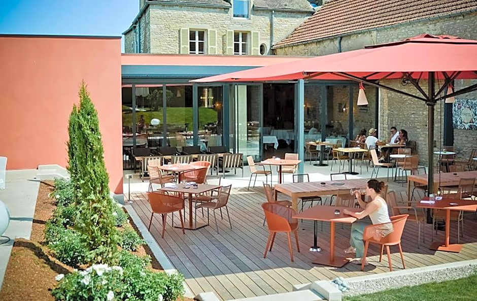 Castel de Très Girard - Hotel & Restaurant - Teritoria