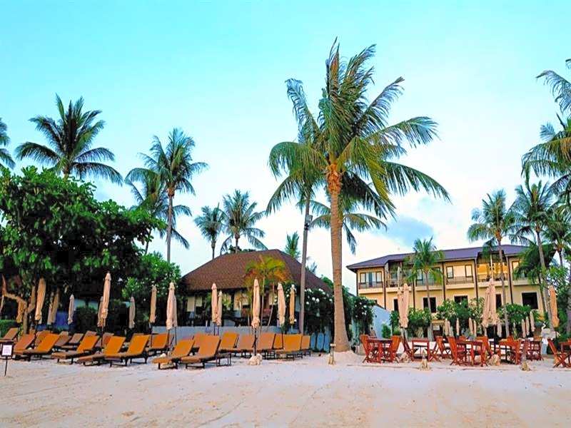 Iyara Beach Hotel and Plaza