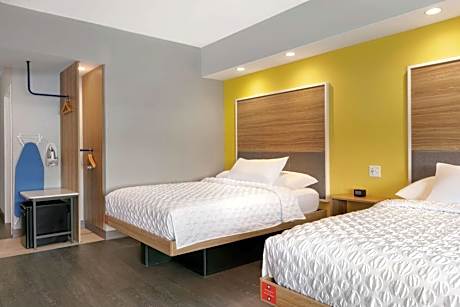 Queen Room with Two Queen Beds - Mobility Access