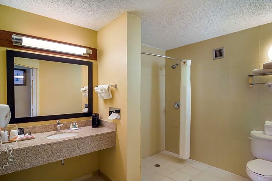 Stayable Suites Jax West