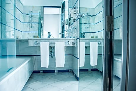 PREMIUM ROOM SEE VIEWS WITH TERRACE