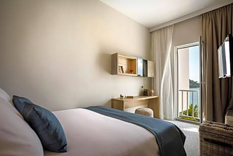 Comfort Double Room Seaside with French Balcony