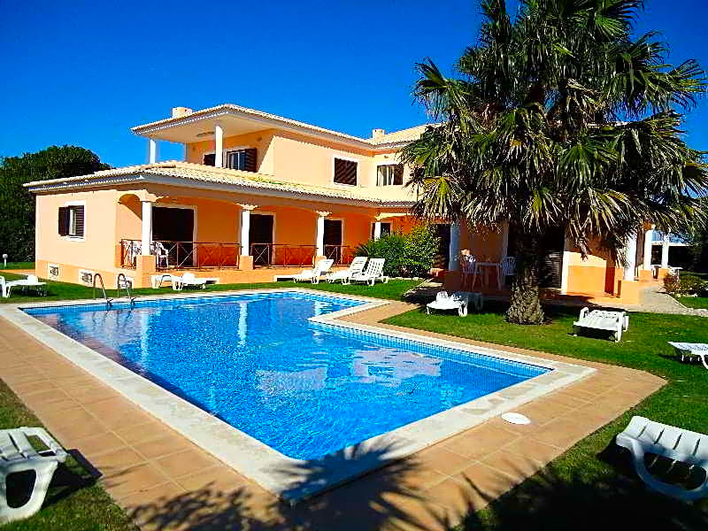 Canavial I & II Apartments