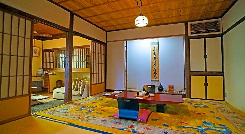Yufuin Onsen Kishokaiuntei Muzinzo