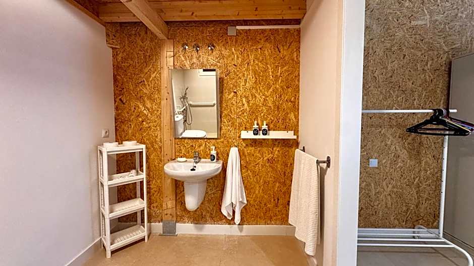 Soho Boho Apartments - with sunny rooftop terrace and fiber optic internet