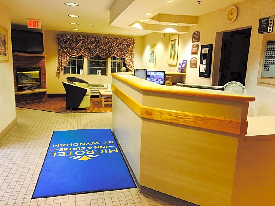 Microtel Inn & Suites by Wyndham Syracuse Baldwinsville