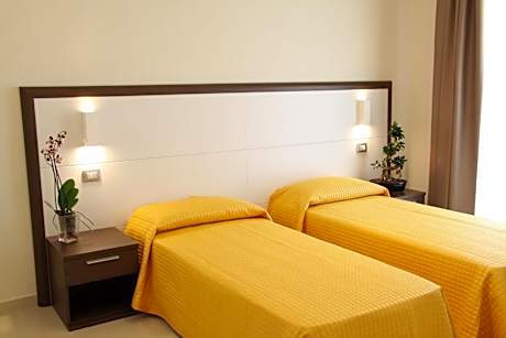 Superior Double or Twin Room with Patio - Disability Access