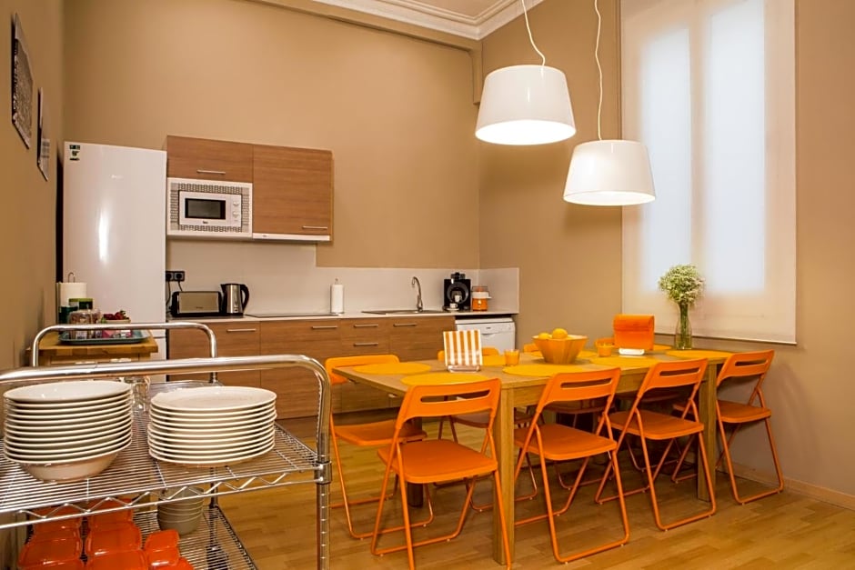 Born Barcelona Hostel