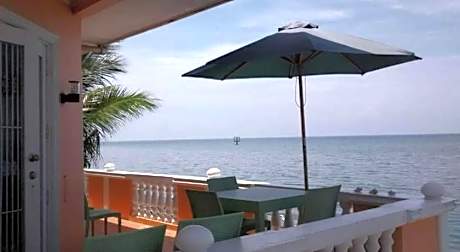 Serdena Homestay Fronting Cuatro Islas